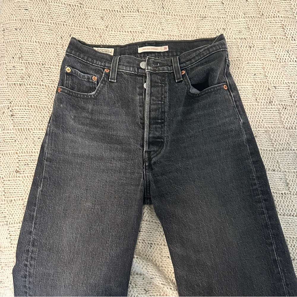 Levis Ribcage Straight Jeans - Picture 7 of 8